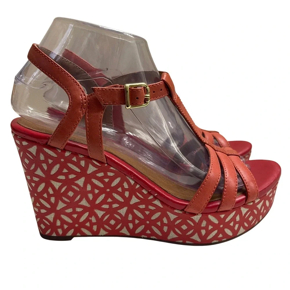 Clarks Wedge Sandals Size 7.5 Amelia Castle Coral Artisan Leather Platform Heels